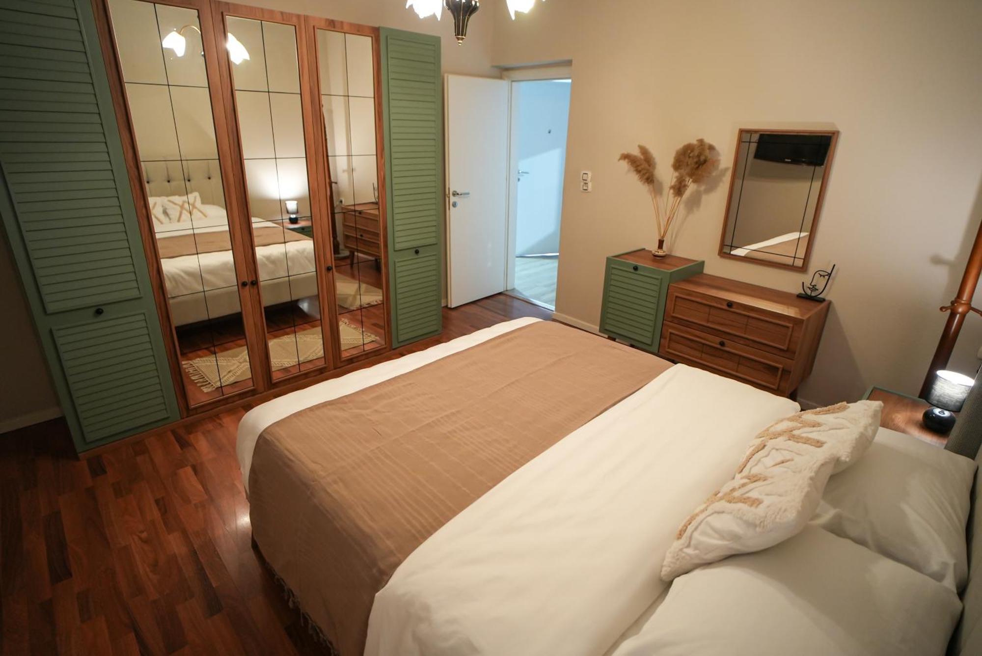 Grandpa House - App.3 Apartamento Tirana Exterior foto